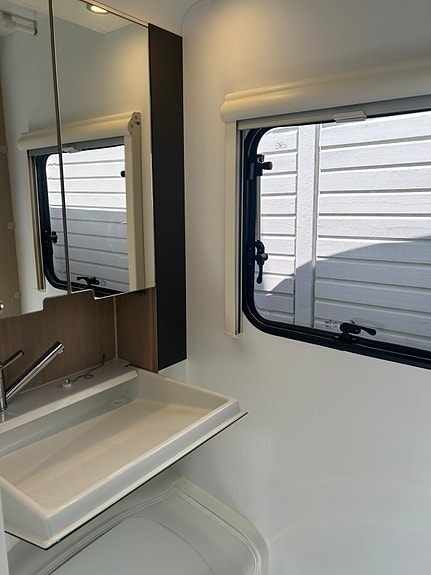 Adria Action 391PH 6 of 10