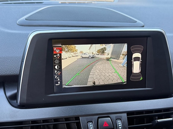BMW 218i 16 of 17