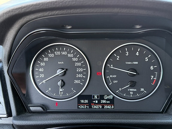 BMW 218i 14 of 17