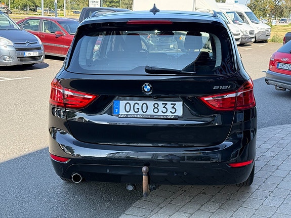 BMW 218i 5 of 17