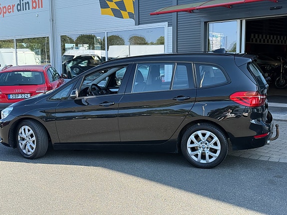 BMW 218i 7 of 17