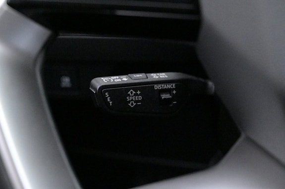Audi Q4 e-tron 9 of 27