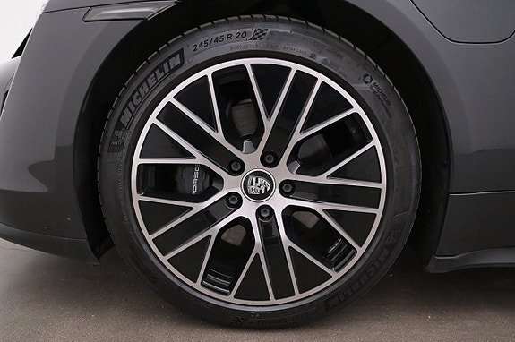 Porsche Taycan 27 of 27