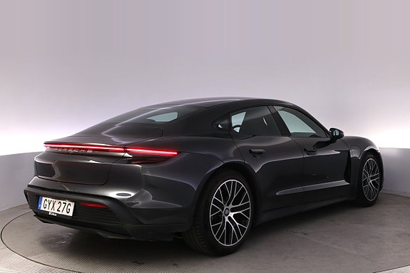Porsche Taycan 5 of 27
