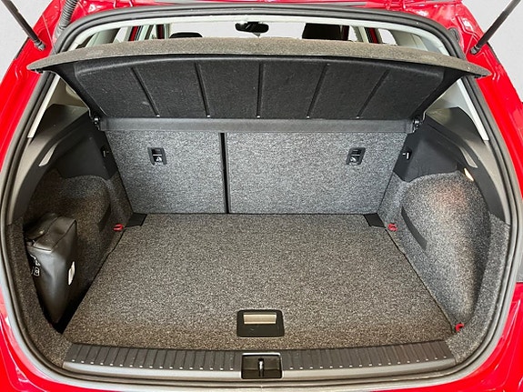 Seat Arona 13 of 16