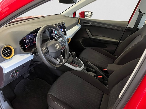 Seat Arona 7 of 16