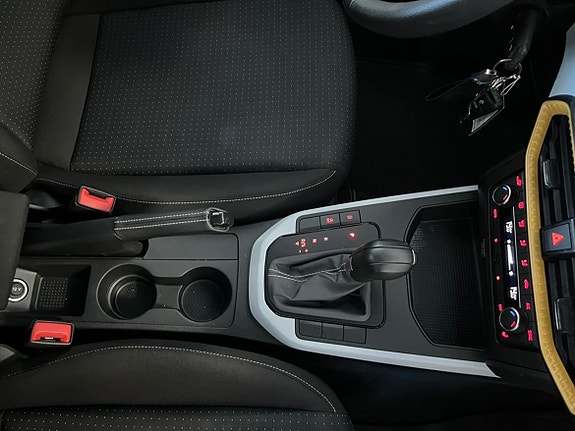 Seat Arona 15 of 16