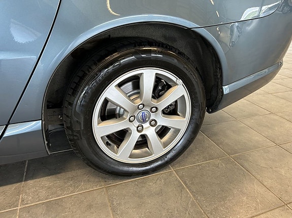 Volvo V70 3 of 18