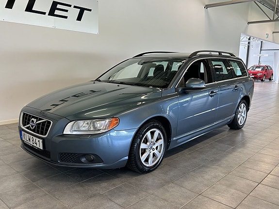 Volvo V70 2 of 18