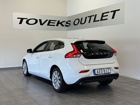 Volvo V40 4 of 14