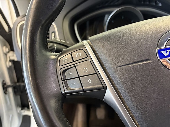 Volvo V40 12 of 14