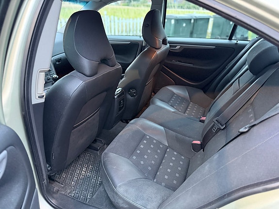 Volvo S60 8 of 8