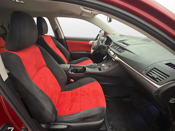 Lexus CT200h 28 of 30