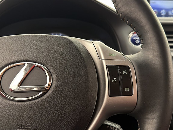 Lexus CT200h 18 of 30