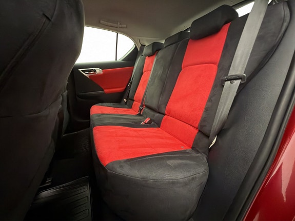 Lexus CT200h 29 of 30