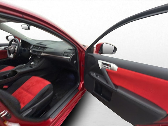 Lexus CT200h 27 of 30