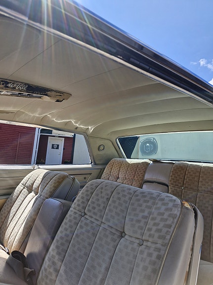 Cadillac Coupé DeVille 6 of 14
