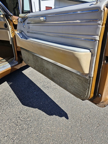Cadillac Coupé DeVille 14 of 14
