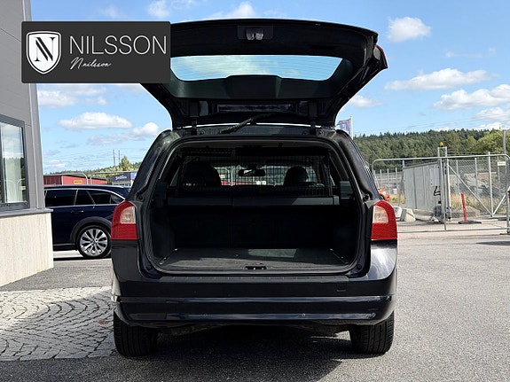 Volvo V70 12 of 30