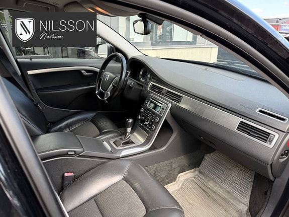 Volvo V70 19 of 30