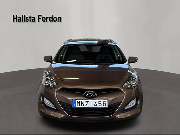 Hyundai i30 2 of 15