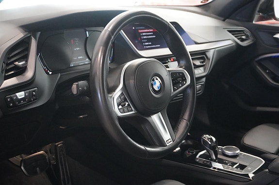 BMW 118i 2 of 14
