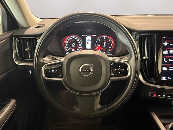 Volvo V60 Cross Country 15 of 25
