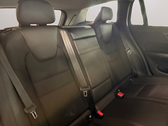 Volvo V60 Cross Country 12 of 25