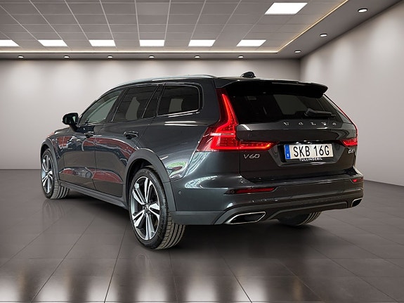 Volvo V60 Cross Country 3 of 25