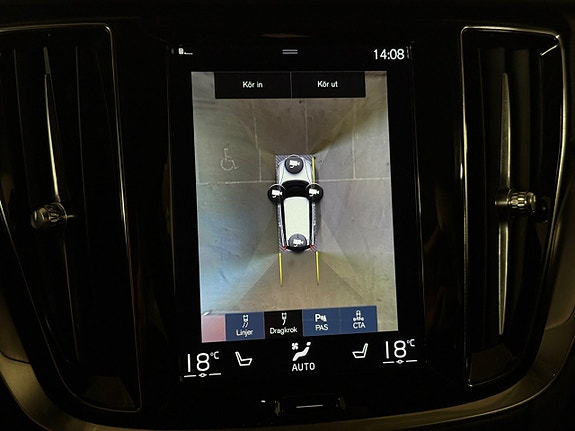 Volvo V60 Cross Country 17 of 25