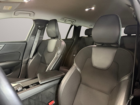 Volvo V60 Cross Country 9 of 25