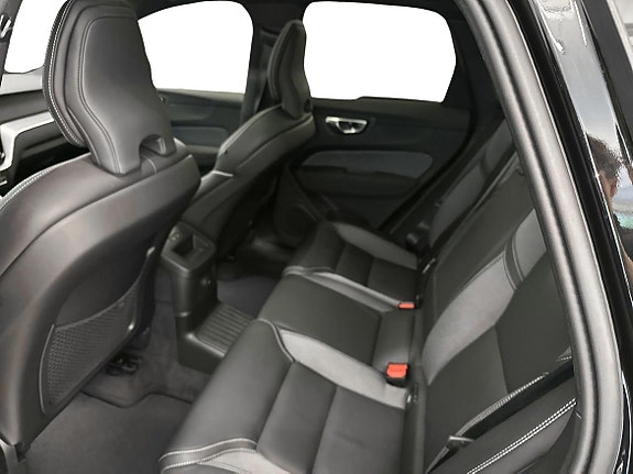 Volvo XC60 7 of 15