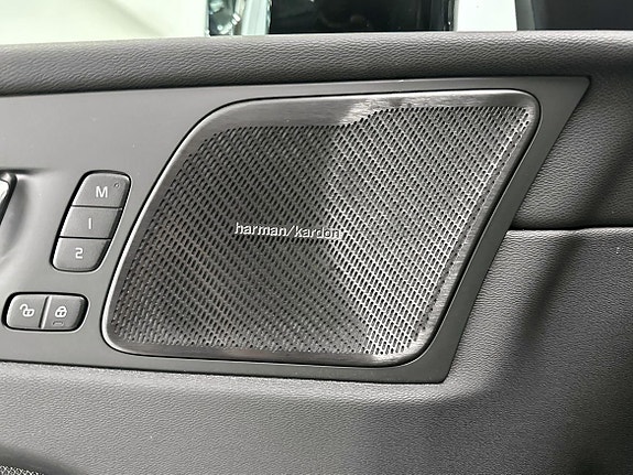 Volvo XC60 13 of 15