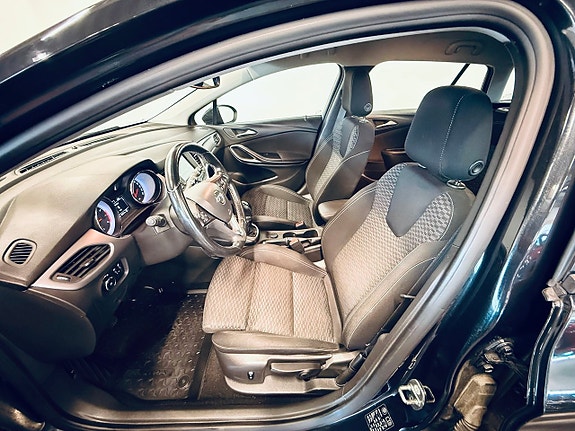 Opel Astra 8 of 12