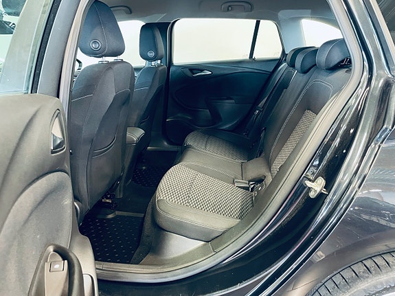 Opel Astra 11 of 12