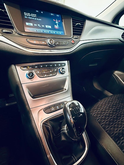 Opel Astra 12 of 12