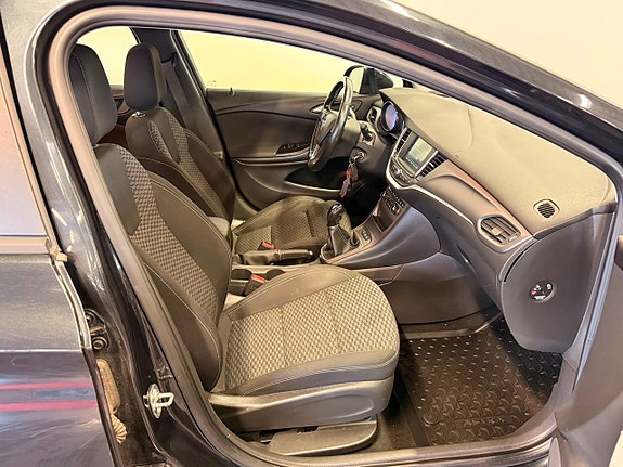 Opel Astra 9 of 12