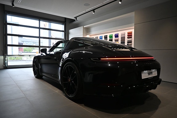 Porsche 911 Targa 4 GTS 6 of 29