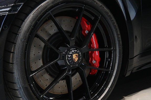 Porsche 911 Targa 4 GTS 15 of 29