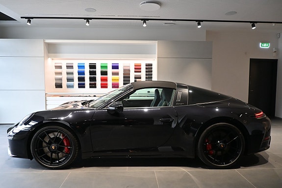 Porsche 911 Targa 4 GTS 4 of 29