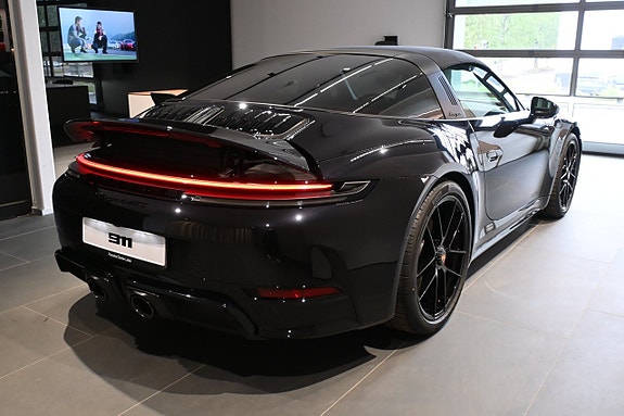 Porsche 911 Targa 4 GTS 12 of 29