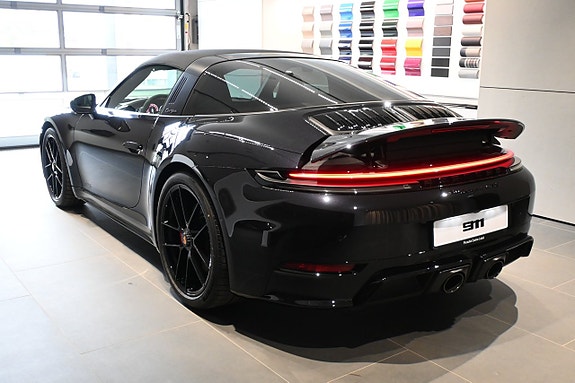 Porsche 911 Targa 4 GTS 9 of 29