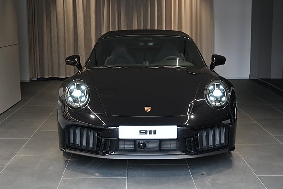 Porsche 911 Targa 4 GTS 2 of 29