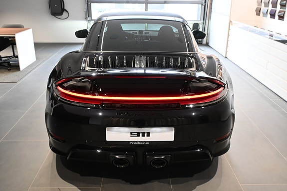 Porsche 911 Targa 4 GTS 10 of 29