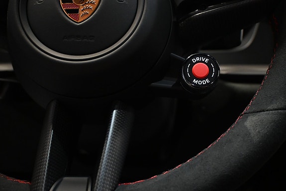 Porsche 911 Targa 4 GTS 24 of 29