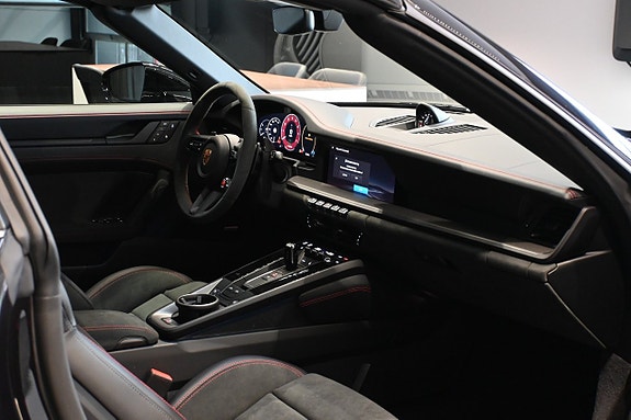 Porsche 911 Targa 4 GTS 29 of 29