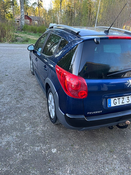 Peugeot 207 SW 3 of 5