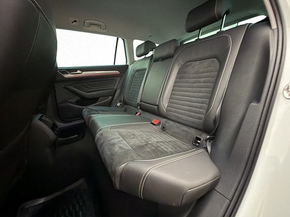Volkswagen Passat 28 of 30