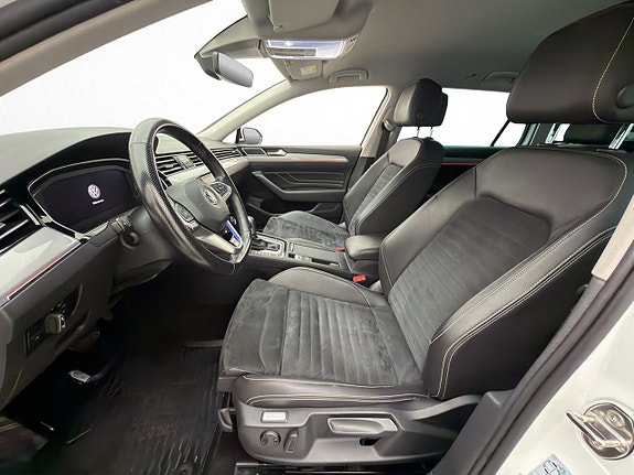 Volkswagen Passat 12 of 30