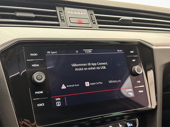 Volkswagen Passat 20 of 30
